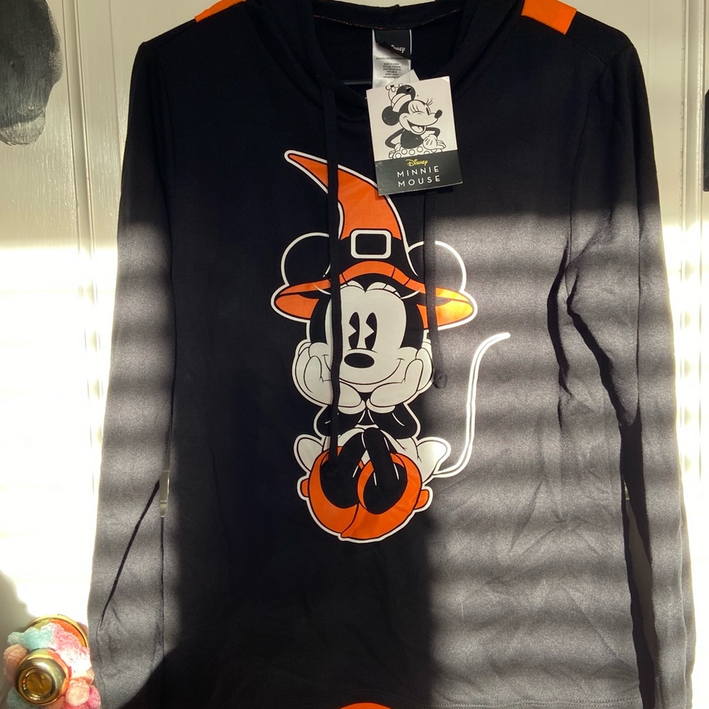 🦋Donated🦋NWT🎇Disney Minnie Mouse Long-sleeve+Cape